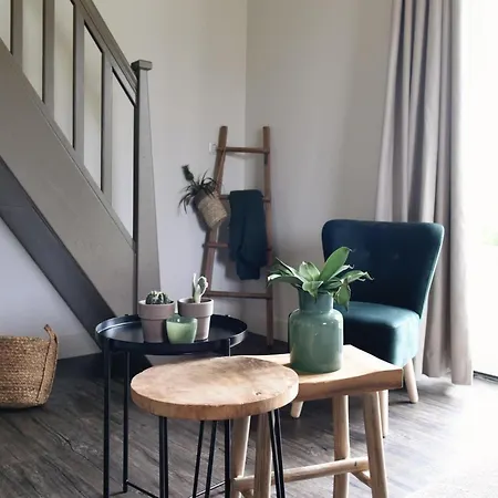 公寓 Cozy With Garden